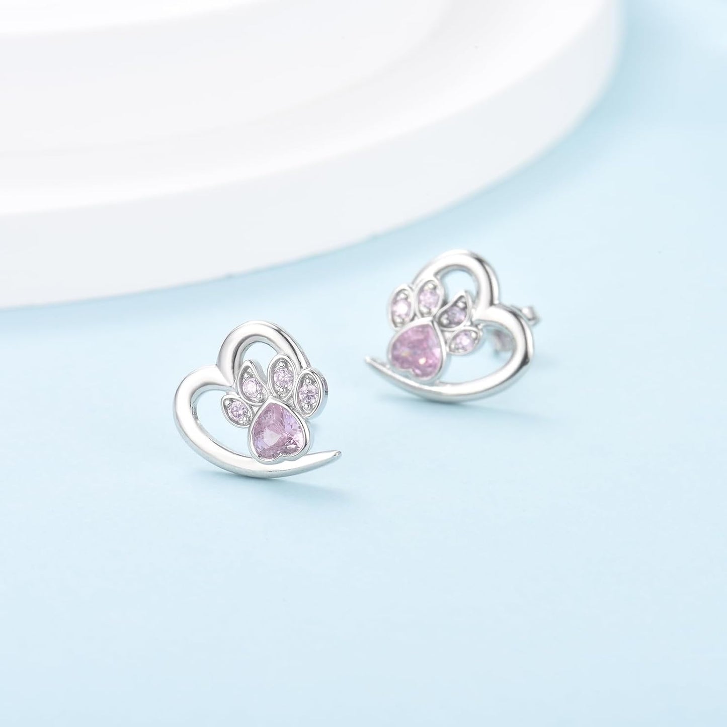 LIVIA – Elegant Heart and Paw Earrings with Sparkling Zirconia for a Stunning Look