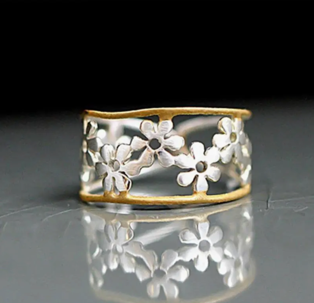 Exquisite Enamel Flower Ring Vintage Design