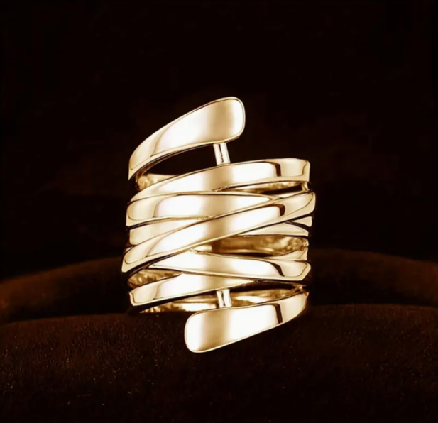 Whirl Design Vintage Ring