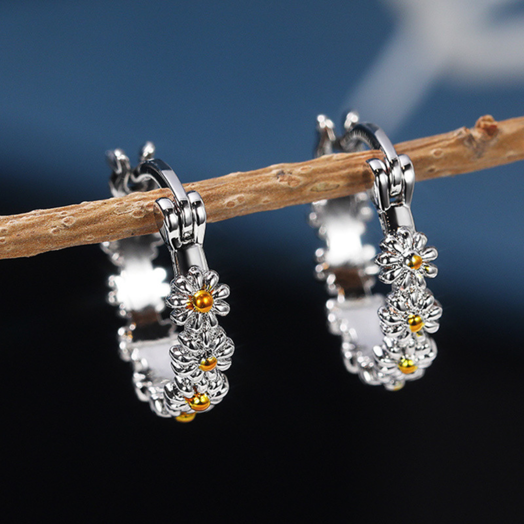 Silver Daisy Earrings