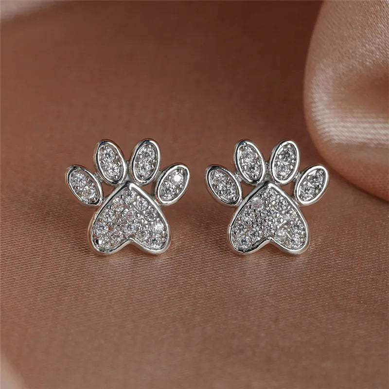 ALINA โ Elegant heart-shaped paw stud earrings with sparkling white zirconia