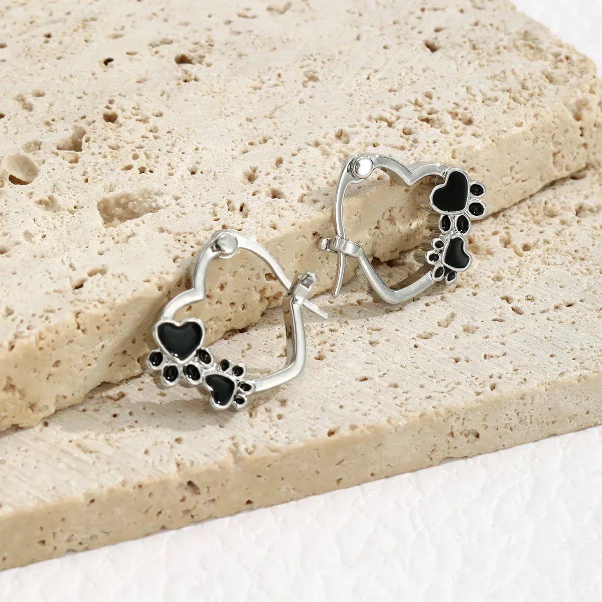 NOVA β Elegant Huggie Earrings with Heart & Paw in Silver Look and Black Enamel for a Stylish Appearance