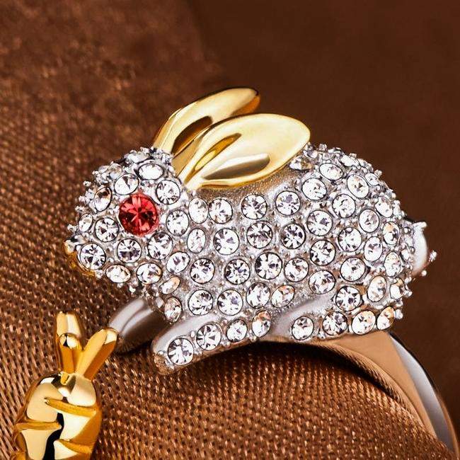 LEORA - Elegant Adjustable Silver Ring with Cute Bunny & Carrot, Adorned with Sparkling Crystals