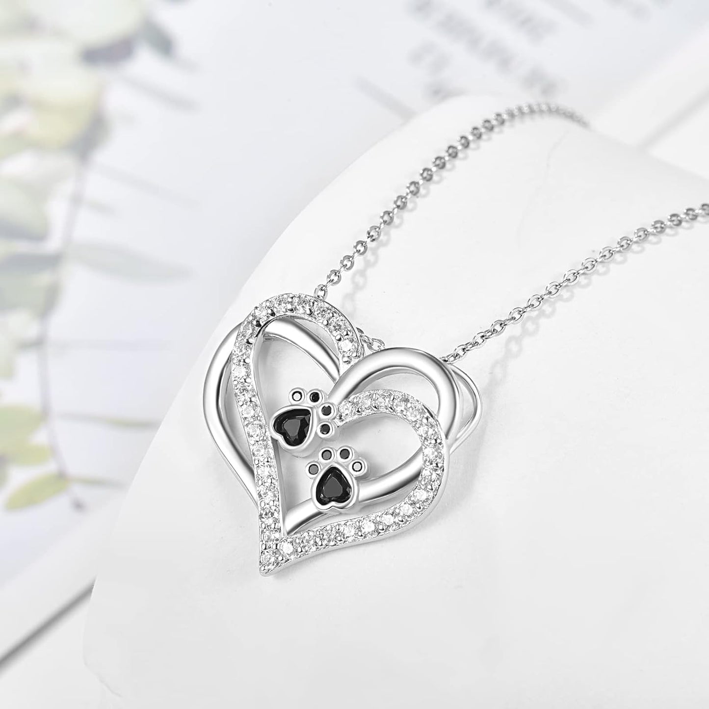 SINA – Charming Paw Heart Necklace with Sparkling Zirconia for Stylish Expression