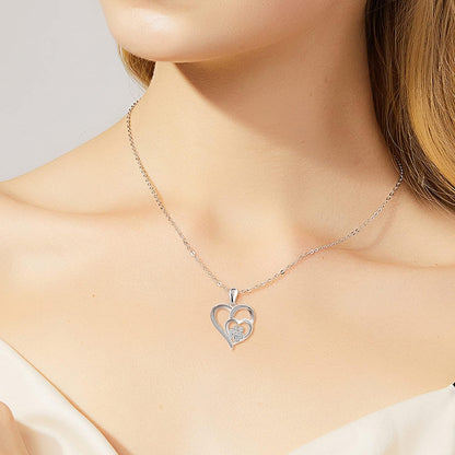 NAYLA – Elegant Paw & Heart Necklace made of fine 925 Sterling Silver with sparkling Zirconia