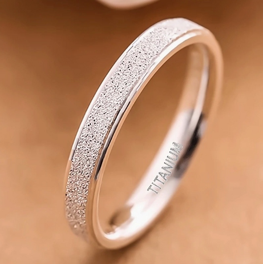 Titan Ring with Elegant Design in Silver