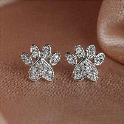 ALINA – Elegant heart-shaped paw stud earrings with sparkling white zirconia