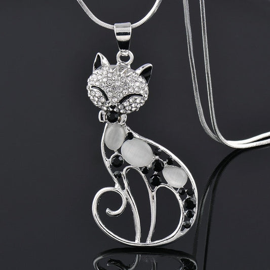 NAYA – Elegant Cat Love Necklace in 925 Silver with Sparkling Zirconia for Stylish Women
