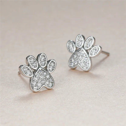 ALINA – Elegant heart-shaped paw stud earrings with sparkling white zirconia