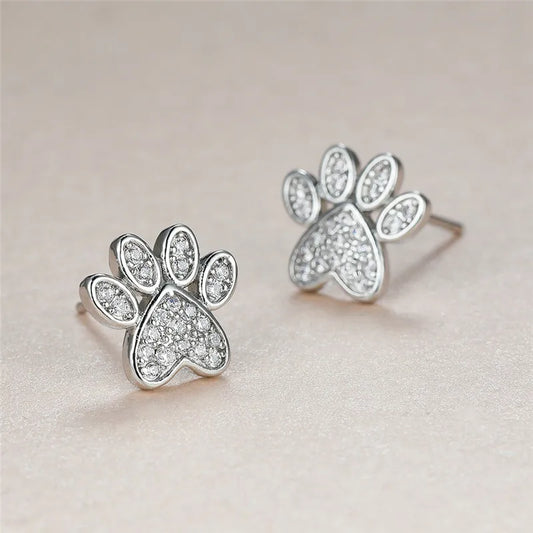 ALINA – Elegant heart-shaped paw stud earrings with sparkling white zirconia