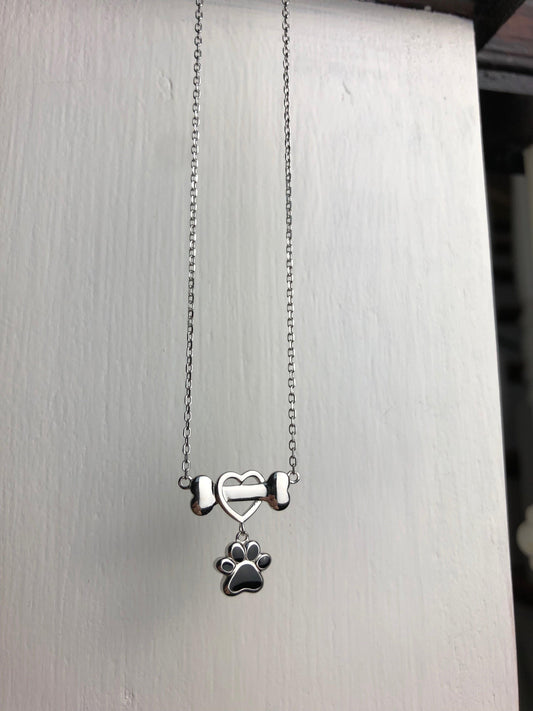 MEJA – Elegant Necklace with Delicate Paw Design Made of Durable Stainless Steel