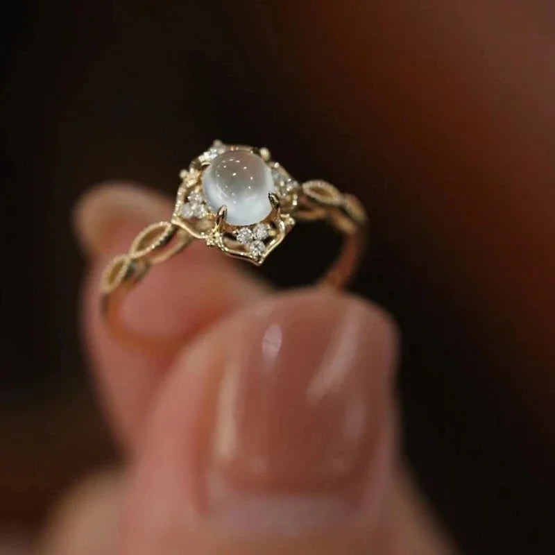 Mathilda Moon Stone -Ring