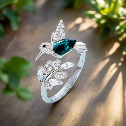 LUNAYA – Elegant Adjustable Glitter Ring with Enchanting Hummingbird and Sparkling Rhinestone