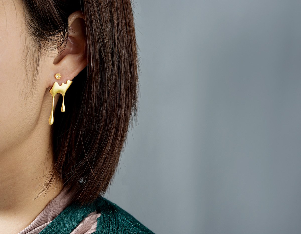 ELIA – Elegant Dripping Honey & Bee Earrings Made of High-Quality Sterling Silver