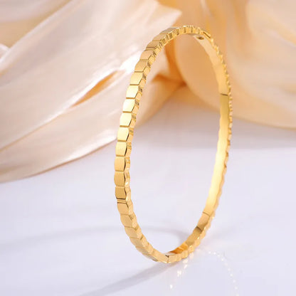 Tara Gold Bangle