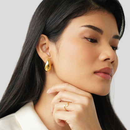 Ame Gold Drop-Shaped Earrings