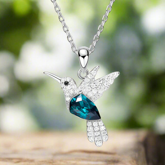 LYRIN – Sparkling Humming Sparkle Necklace with Zirconia for an Elegant Look
