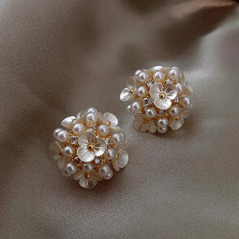 Flower Earrings with Elegant Pearls