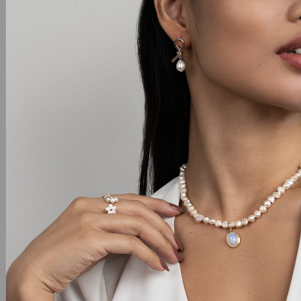 Knot Gold & Freshwater Pearls Earrings